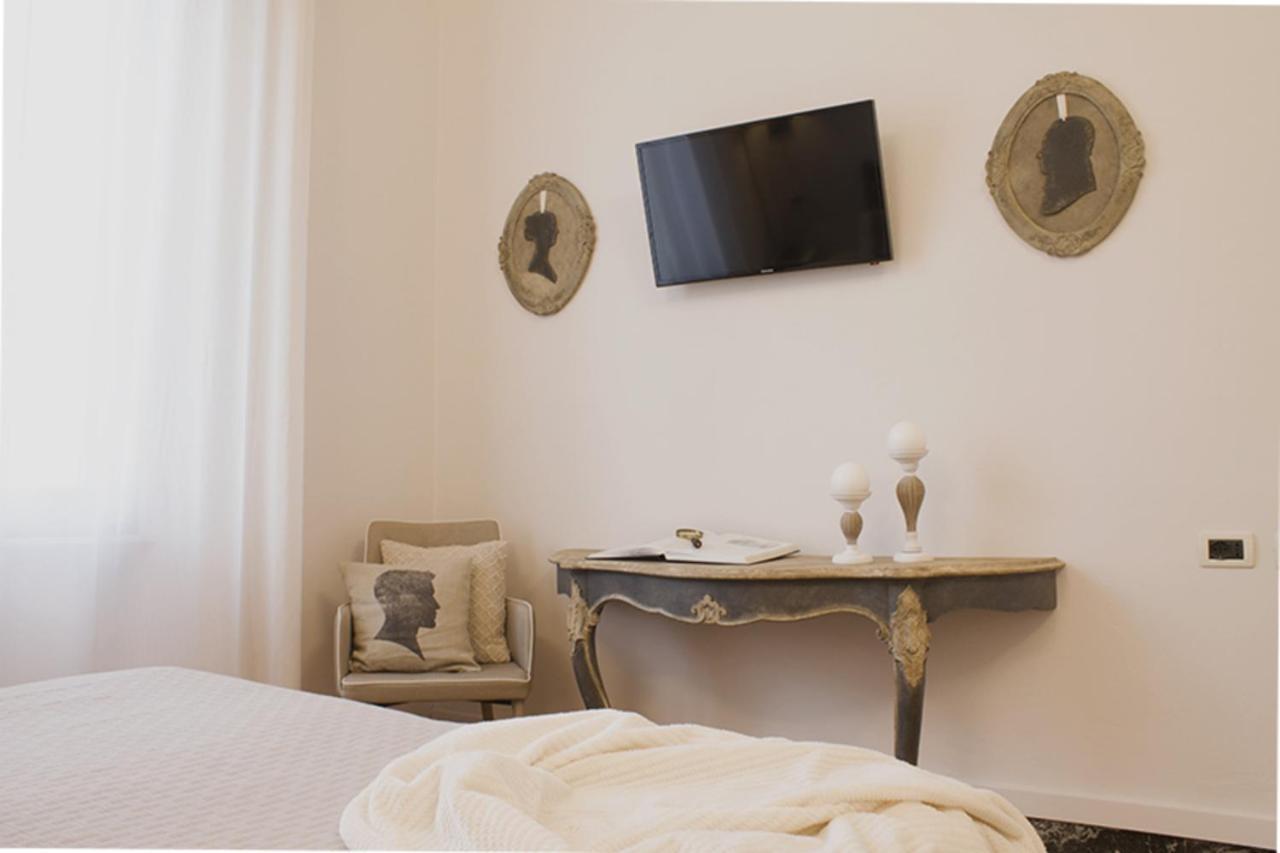 Accanto Al Centro B&B Prato Kültér fotó