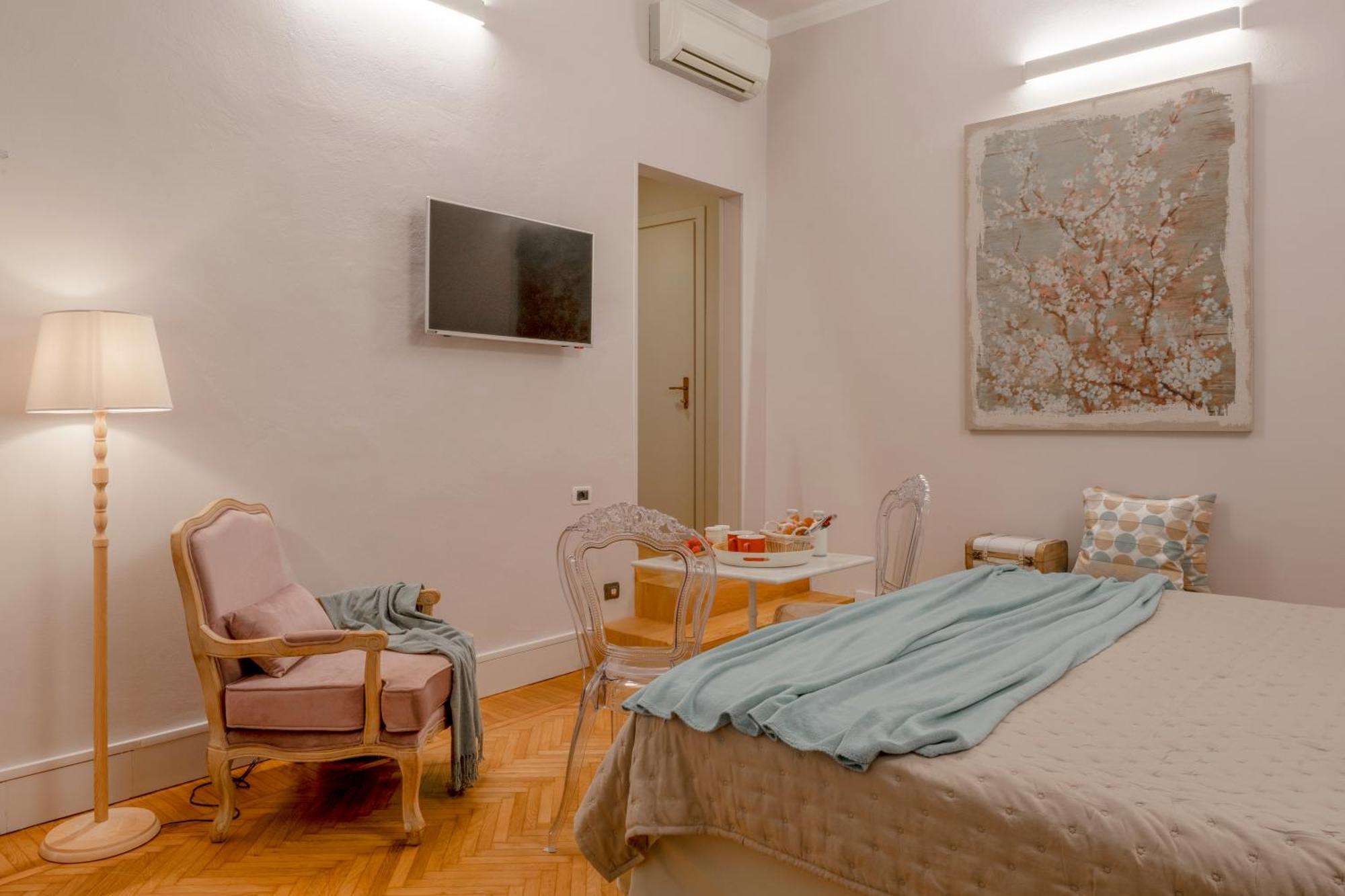 Accanto Al Centro B&B Prato Kültér fotó